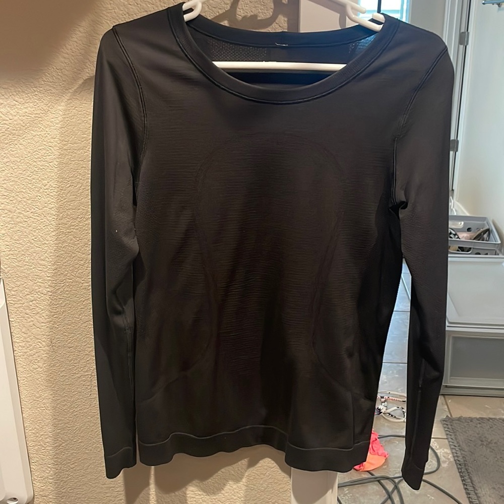 Women’s long sleeve swift tee